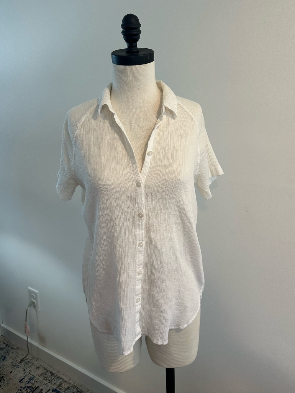 Madewell White Button-Up Short Sleeve Shirt - Classic Collared Top